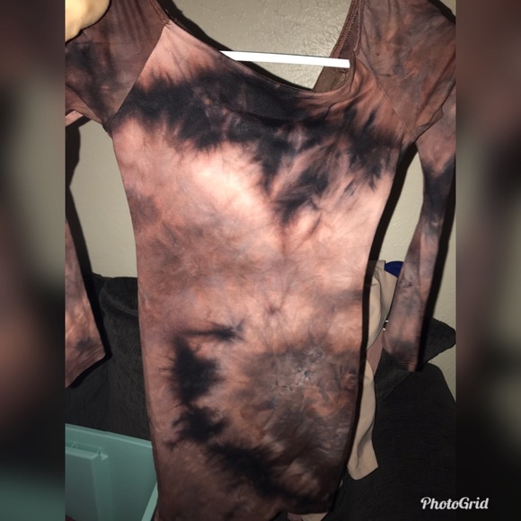 Dresses - Picture 3 of 4